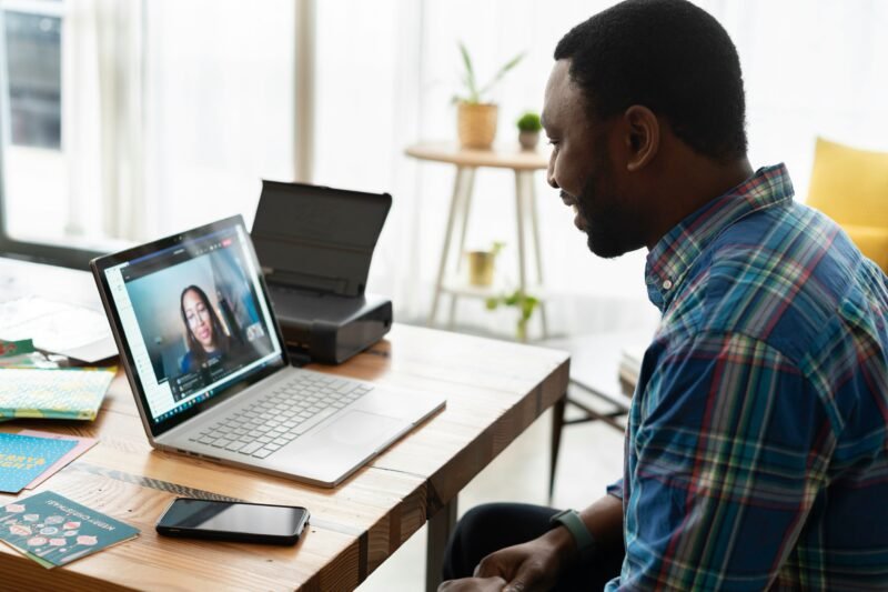 Mastering Online Interviews: A Data-Driven Guide to Projecting Confidence