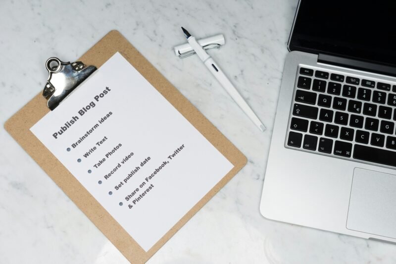 The Great Resume Debate: When to Go One Page vs Two Pages in 2026?